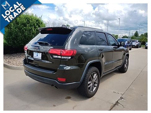 Used 2016 Jeep Grand Cherokee Laredo 75th Anniversary AWD/4WD image 6