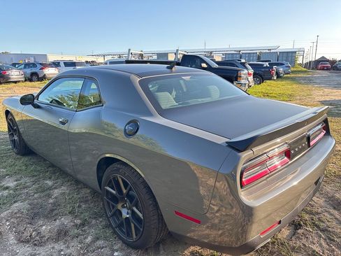 Used 2017 Dodge Challenger R/T w/ Quick Order Package 28P T/A RWD image 7