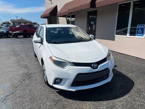 Used 2015 Toyota Corolla LE FWD image 2
