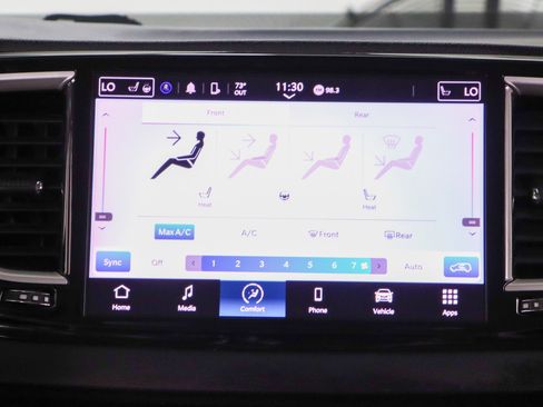 Used 2023 Chrysler Pacifica Touring-L FWD image 19