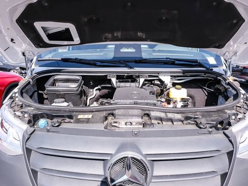 Used 2025 Mercedes-Benz Sprinter 2500 image 31