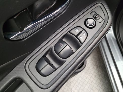 Used 2024 Nissan Versa SV FWD image 27