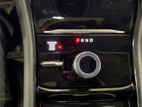 Used 2023 Jeep Grand Cherokee L Limited w/ Black Appearance Package image 19