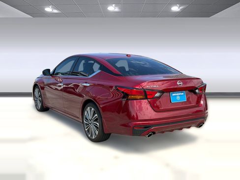 Used 2025 Nissan Altima 2.5 SL FWD image 3