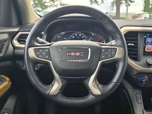 Used 2017 GMC Acadia Denali w/ Technology Package FWD image 14