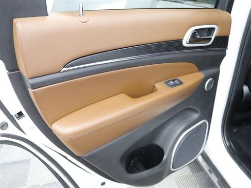Used 2019 Jeep Grand Cherokee Summit AWD/4WD image 20