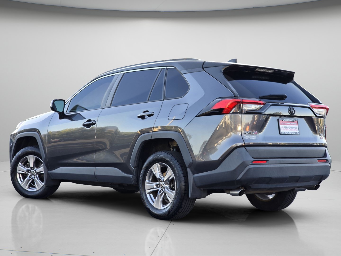Used 2022 Toyota RAV4 XLE w/ Convenience Package AWD/4WD image 25