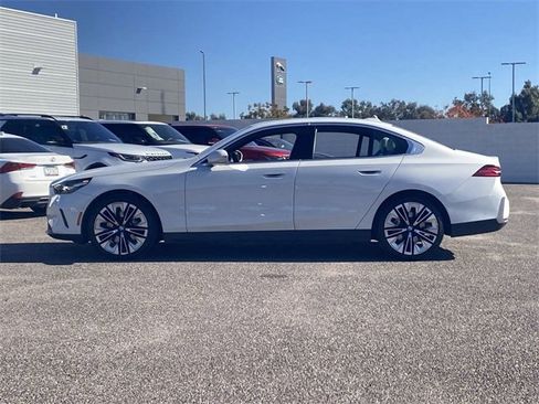 Certified 2025 BMW 530i 530i image 10