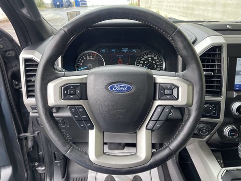 Used 2019 Ford F150 Lariat w/ Equipment Group 502A Luxury AWD/4WD image 17