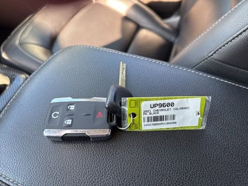 Used 2021 Chevrolet Colorado ZR2 w/ ZR2 Midnight Special Edition image 26