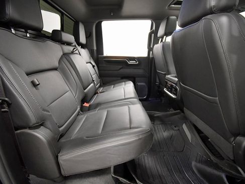 Used 2024 GMC Sierra 2500 Denali image 18