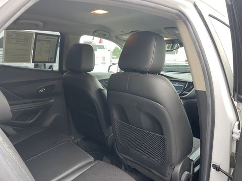 Used 2018 Buick Encore Preferred image 27