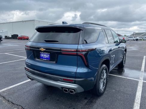 Used 2024 Chevrolet Traverse LT w/ LPO, Floor Liner Package FWD image 7