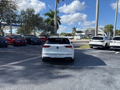 Used 2023 Volkswagen Golf R image 9