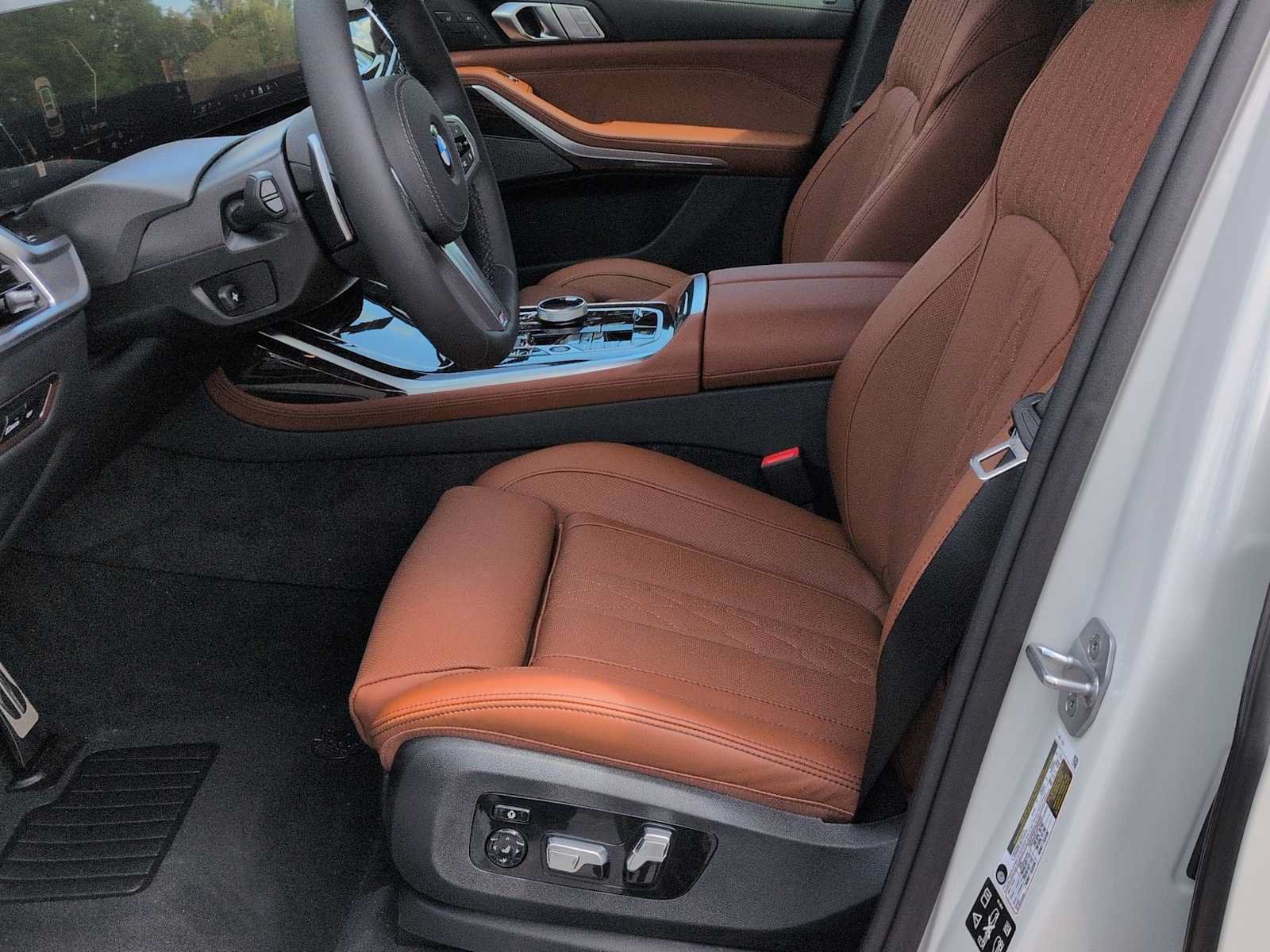 Used 2027 BMW X7 xDrive40i w/ Executive Package AWD/4WD image 17