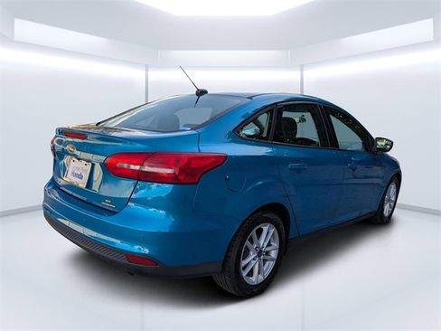 Used 2016 Ford Focus SE w/ Reverse Sensing Package image 3