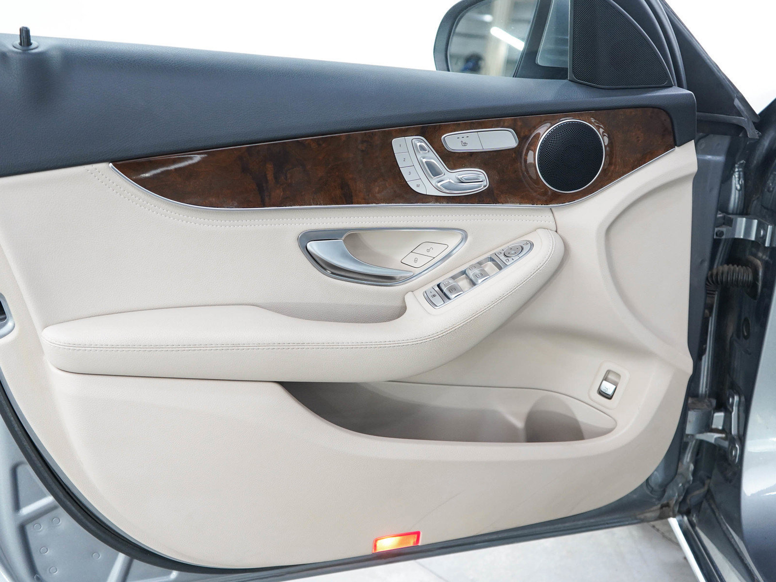 Used 2016 Mercedes-Benz C 300 4MATIC Sedan image 17