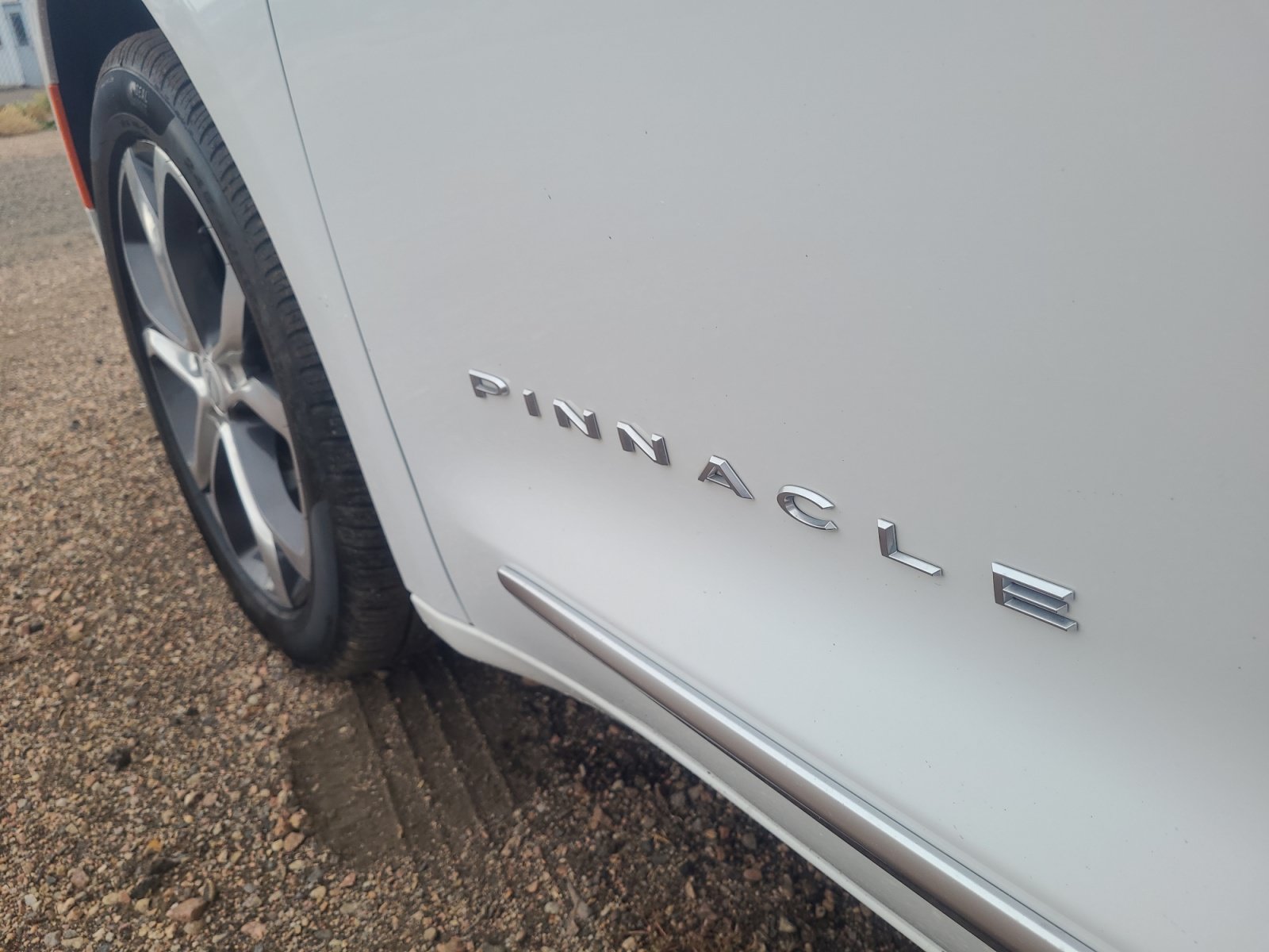 Used 2026 Chrysler Pacifica Pinnacle w/ Trailer Tow Group AWD/4WD image 24