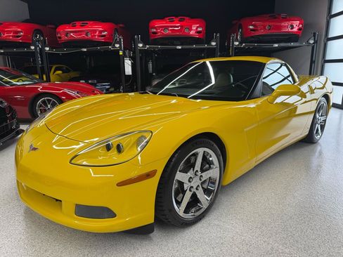 Used 2007 Chevrolet Corvette Coupe w/ Preferred Equipment Group RWD image 4