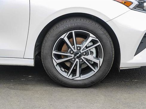 Used 2024 Kia Forte LXS w/ LXS Technology Package image 9