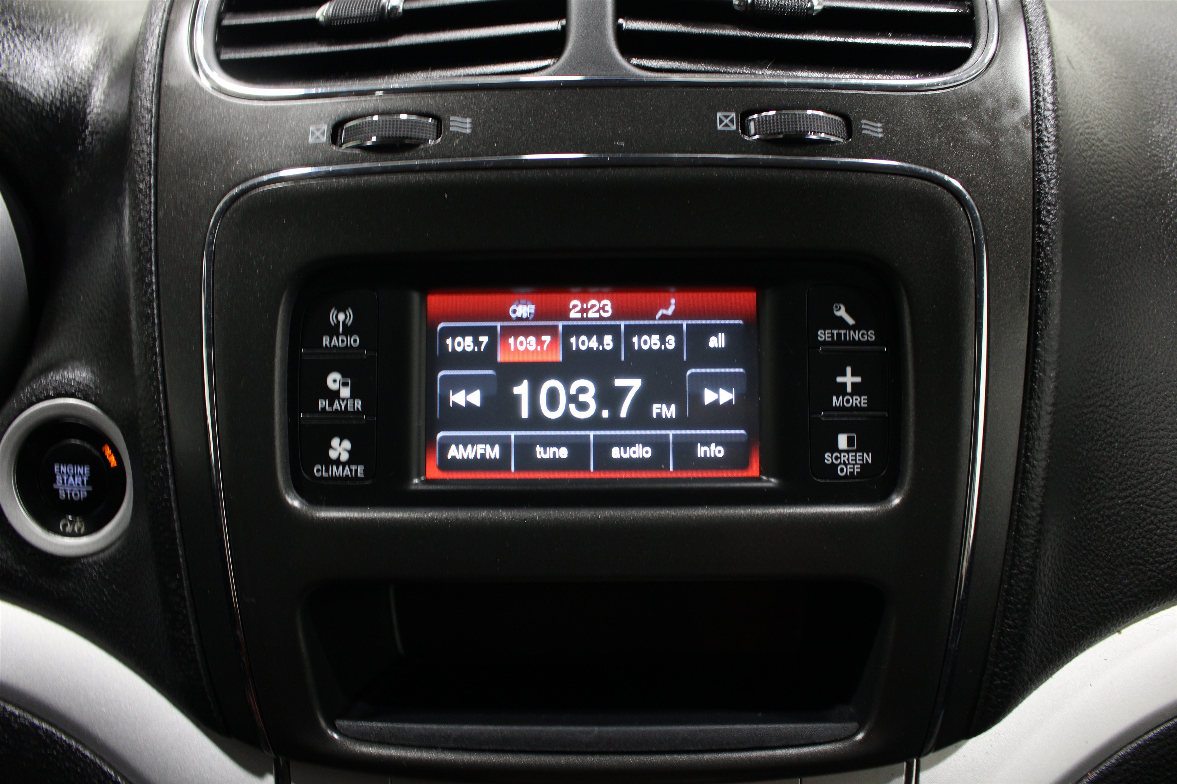 Used 2019 Dodge Journey SE FWD image 13