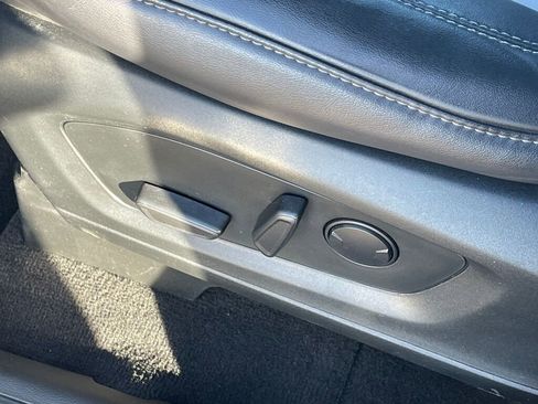 Used 2023 Ford Explorer XLT w/ Equipment Group 202A image 11