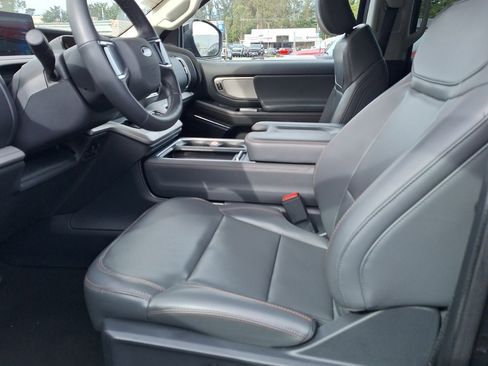 Used 2025 Ford Expedition Max Active image 8