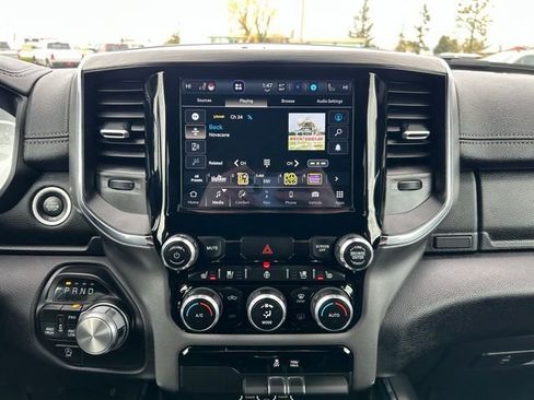 Used 2024 RAM 1500 Laramie AWD/4WD image 19