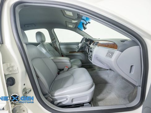 Used 2006 Buick LaCrosse CXL w/ Chrome Appearance Package FWD image 37
