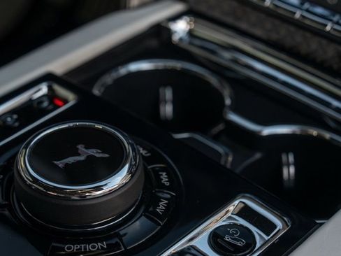 Used 2022 Rolls-Royce Cullinan Black Badge w/ Dark Exterior Package image 49