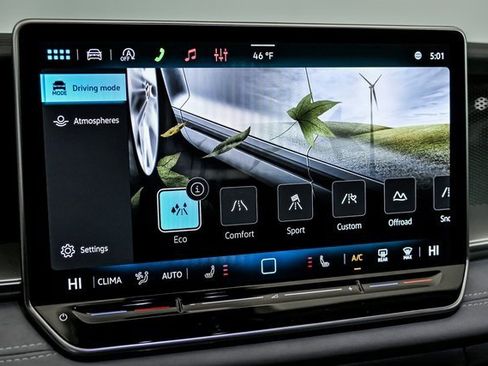 New 2026 Volkswagen Tiguan SE image 17