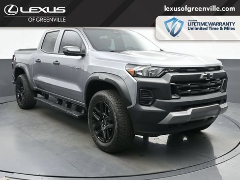 Used 2025 Chevrolet Colorado Trail Boss AWD/4WD image 2