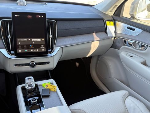 New 2026 Volvo XC90 B6 Ultra w/ Lounge Package AWD/4WD image 10