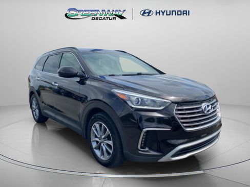 Used 2017 Hyundai Santa Fe SE image 1