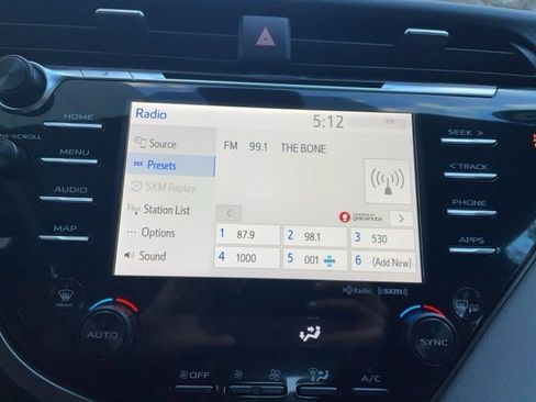 Used 2019 Toyota Camry XLE image 22