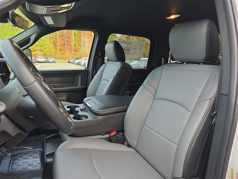 New 2026 RAM 3500 Tradesman w/ Chrome Appearance Group image 15