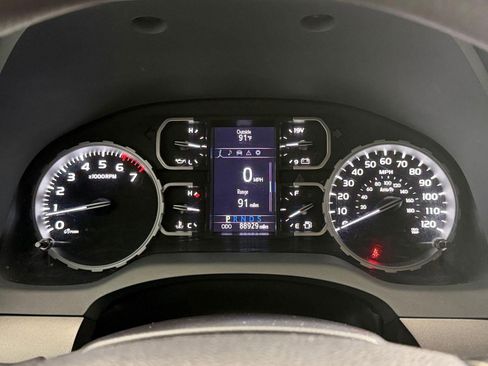 Used 2021 Toyota Tundra SR5 w/ SR5 Upgrade Package AWD/4WD image 18