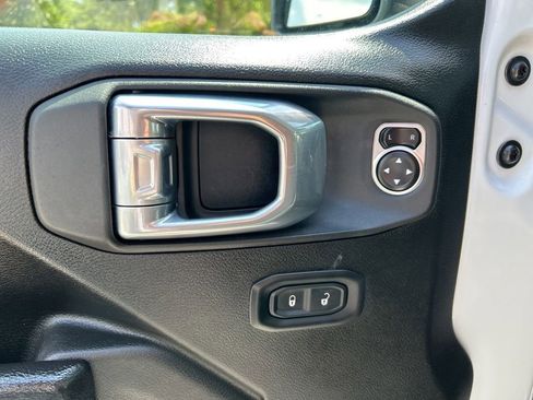 Used 2024 Jeep Wrangler Unlimited Rubicon image 11