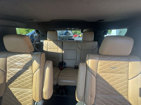 Used 2023 Cadillac Escalade Sport w/ LPO, ONYX Package AWD/4WD image 14