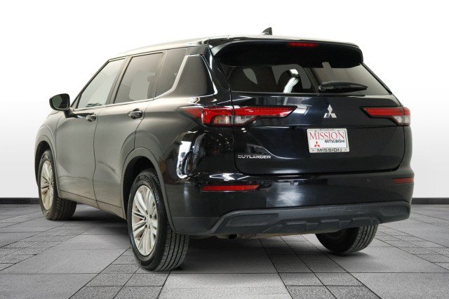 Used 2024 Mitsubishi Outlander ES FWD image 5