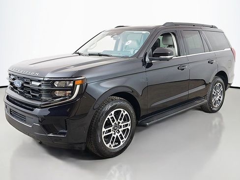 Used 2025 Ford Expedition Active image 9