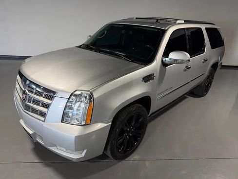 Used 2013 Cadillac Escalade ESV Platinum AWD/4WD image 50