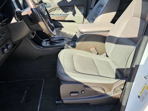 Used 2022 GMC Canyon Denali image 13