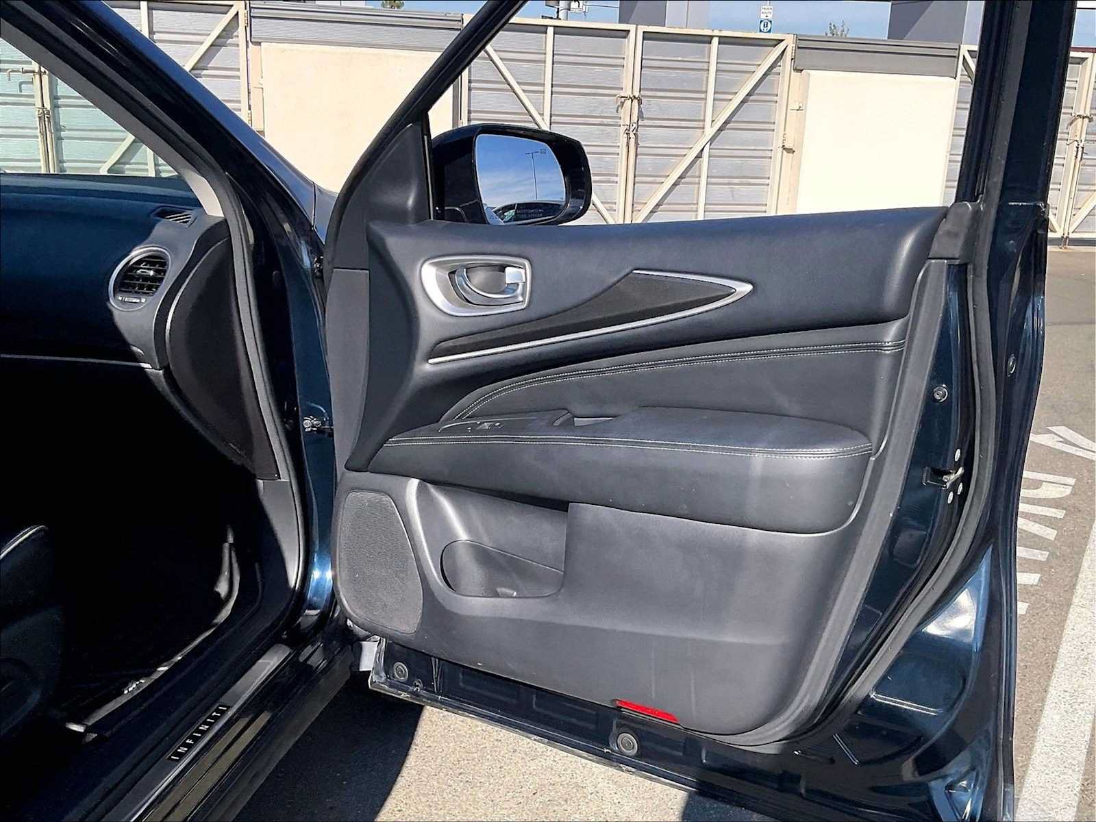Used 2016 INFINITI QX60 FWD w/ Premium Plus Package image 27