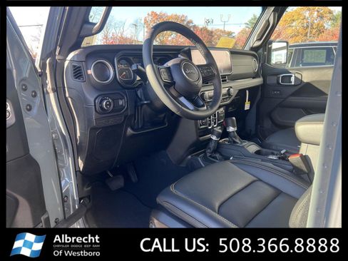 New 2025 Jeep Gladiator Sport image 9