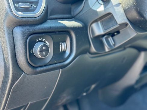 Used 2025 RAM 2500 Big Horn AWD/4WD image 18