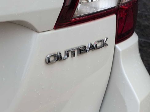 Used 2016 Subaru Outback 2.5i Premium AWD/4WD image 13