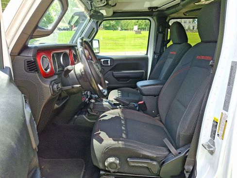 Used 2020 Jeep Gladiator Rubicon w/ Cold Weather Group image 13