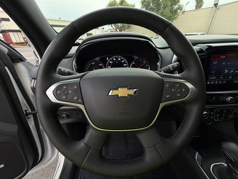 Used 2023 Chevrolet Traverse High Country AWD/4WD image 36