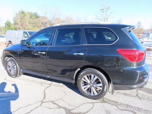 Used 2017 Nissan Pathfinder SV w/ SV Tech Package image 12